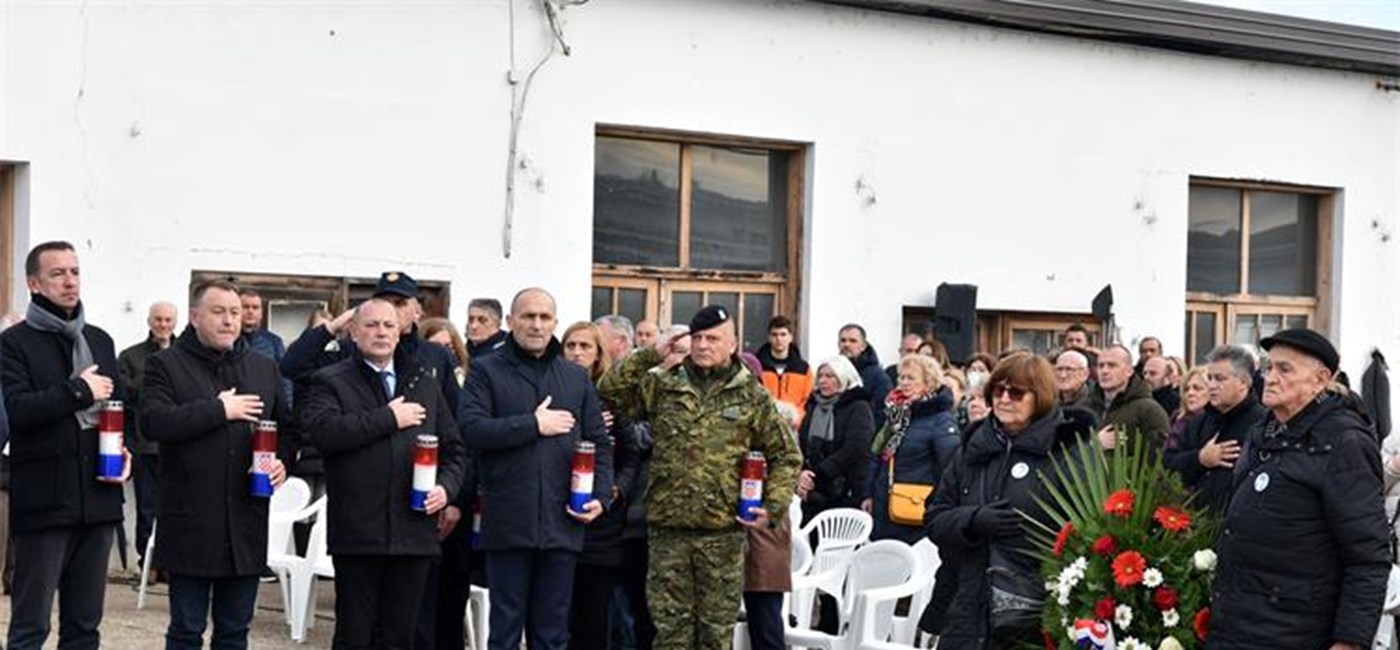 Ministri Medved i Anušić odali počast žrtvama Veleprometa i Ovčare