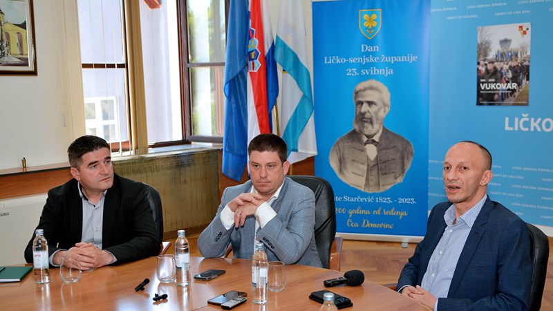 Vlada dala dodatnih  1,4 milijuna eura za asfaltiranje cesta u Gospiću