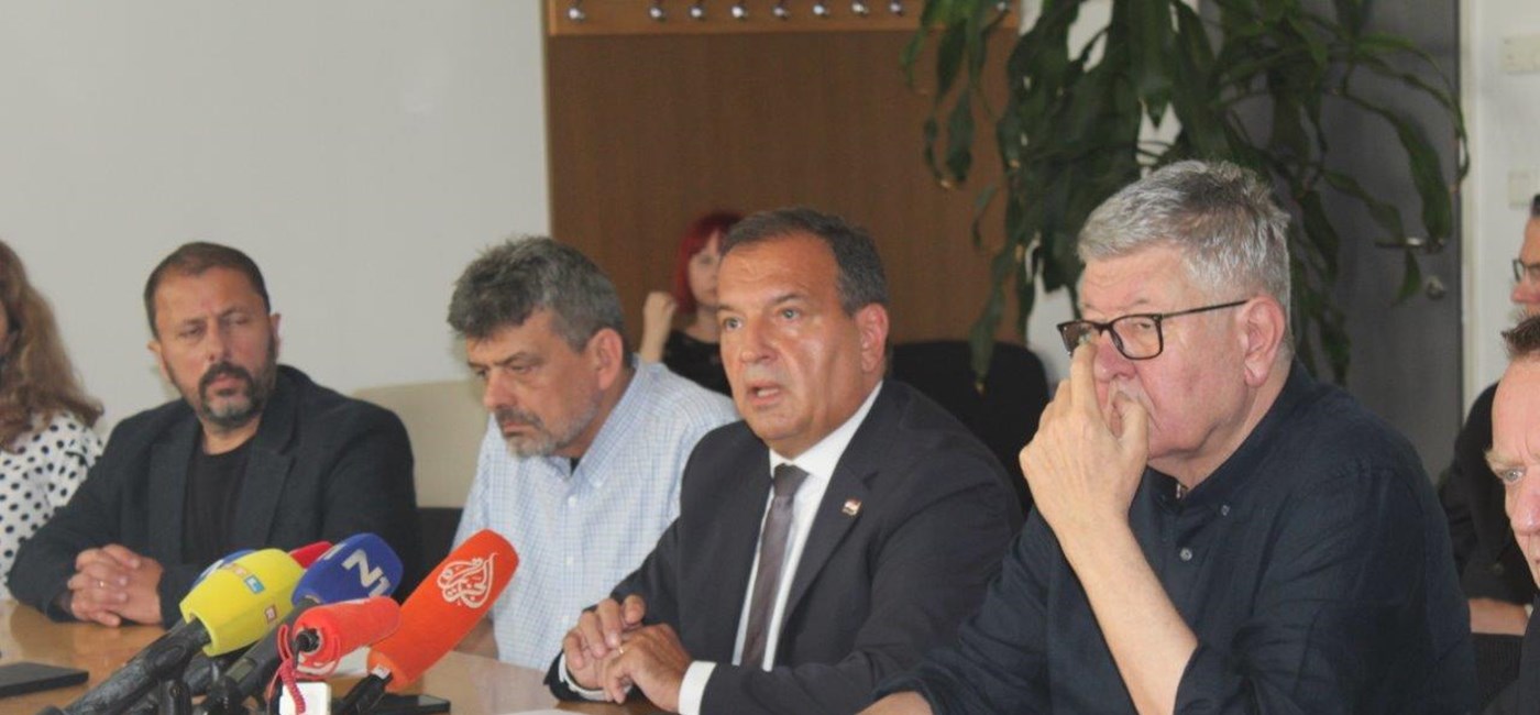 Beroš: Infekcija legionelom se u KBC-u Zagreb vjerojatno pojavila zbog građevinskih radova