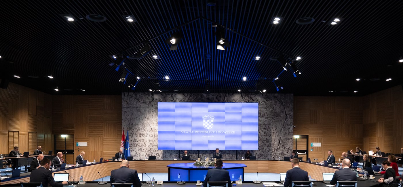 Plenković: Zgroženi smo velikom tragedijom u osnovnoj školi u Prečkom, izražavamo žaljenje i suosjećanje s obiteljima