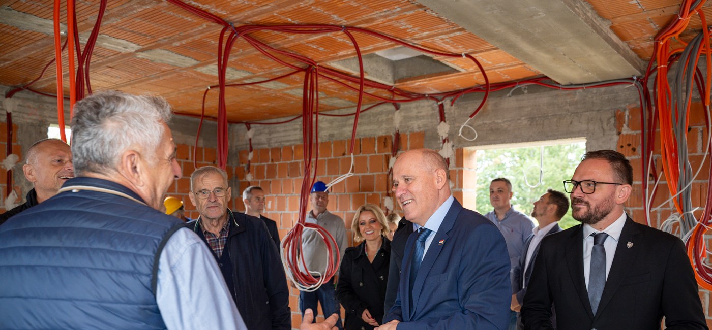 Bačić: U Velikoj Gorici obnovljeno 145 stambenih jedinica
