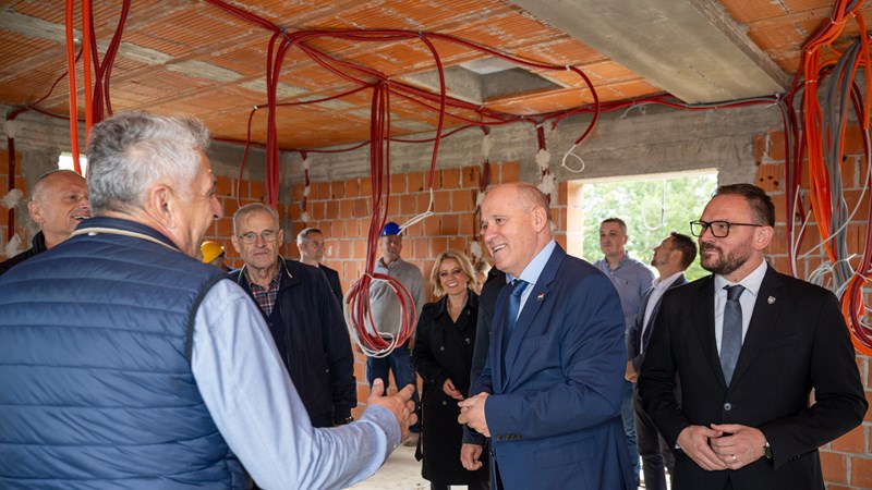 Bačić: U Velikoj Gorici obnovljeno 145 stambenih jedinica
