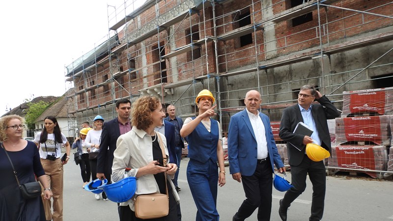 Do kraja godine na području Sisačko-moslavačke županije bit će obnovljene sve zgrade javne namjene