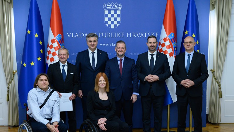 Plenković: Ugovor vrijedan četiri milijuna eura iz Europskog socijalnog fonda samo je dio mozaika podrške parasportu