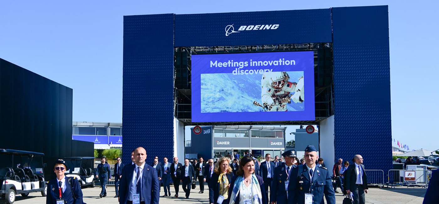 Ministar Anušić s francuskim ministrom obrane Lecornuom na Paris Air Show 2025.