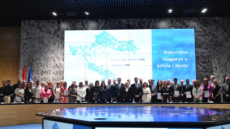 Dodijeljen 31 ugovor vrijedan 105,3 milijuna eura za izgradnju i opremanje osnovnih škola