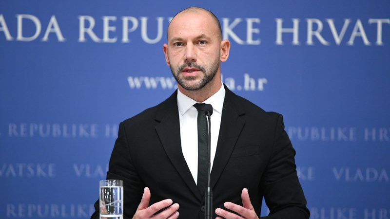 Zakon o kaznenom postupku nije donesen pa nema niti potrebe za postupkom ocjene suglasnosti s Ustavom