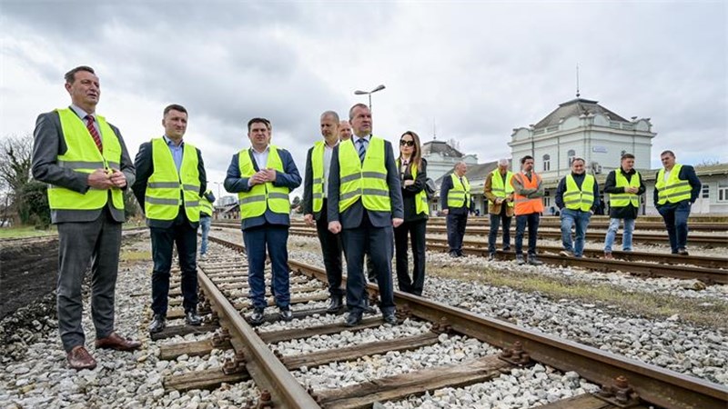 Butković: Ulaganja u željezničku infrastrukturu u Hrvatskoj veća su od 1,5 milijardi eura
