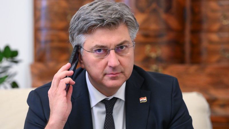 Plenković razgovarao sa Zelenskim: Ukrajina treba pravedan i održiv mir, imate podršku Hrvatske  