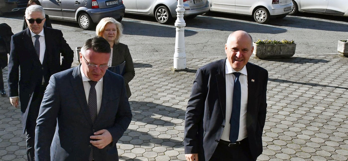 Bačić u Slavonskom Brodu razgovarao o novim projektima i energetskoj obnovi