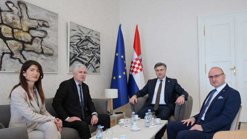 Plenković s Čovićem: Hrvatska se zalaže za stabilizaciju prilika u BiH i europski put zemlje