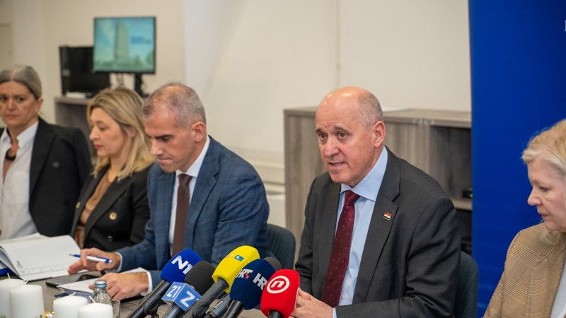 Pokrenut postupak javne nabave za uklanjanje Vjesnika