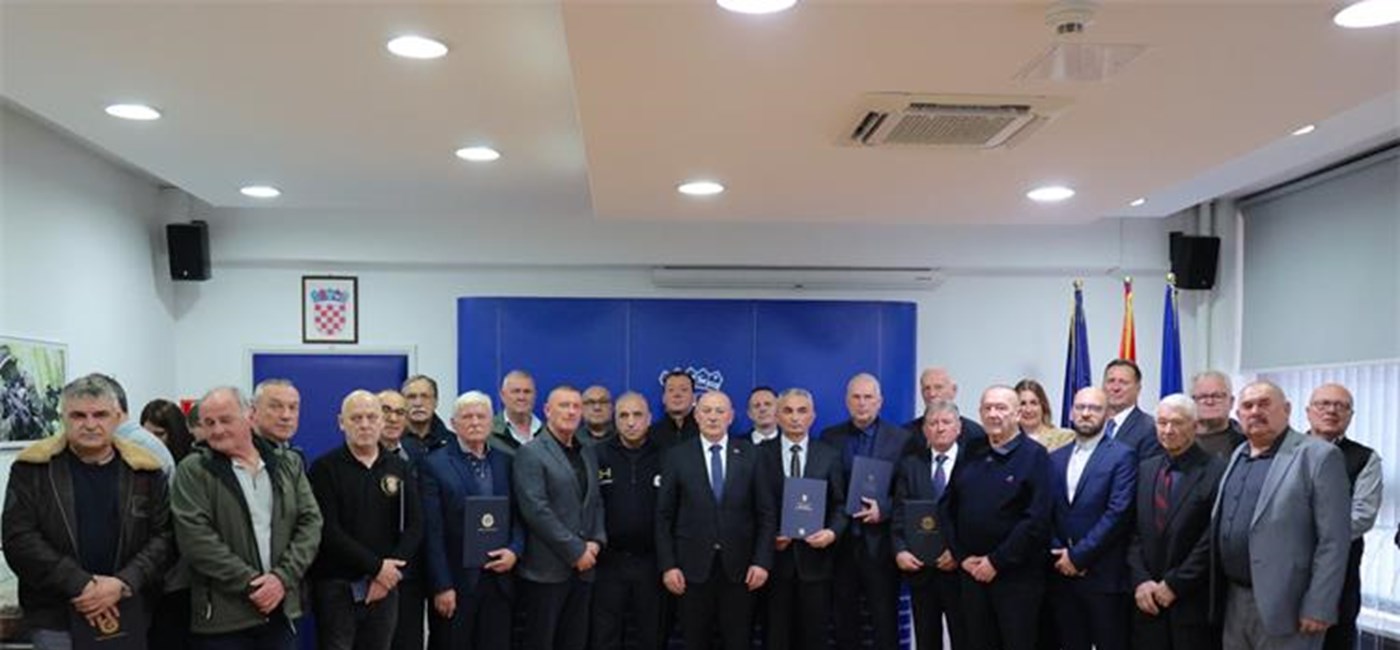 Lipik prvi oslobođeni grad u Domovinskom ratu; Postrojbama zaslužnim za njegovu obranu uručene braniteljske zahvalnice 