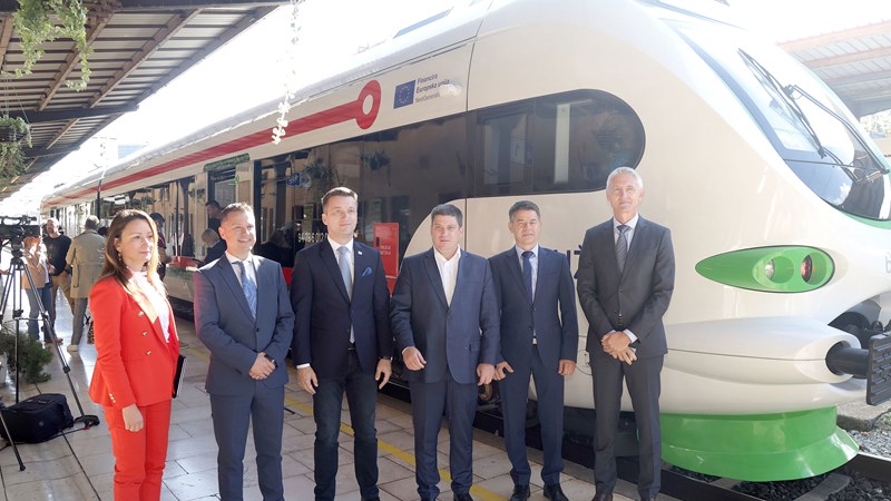 Prvi baterijski vlak u Hrvatskoj pušten u promet  