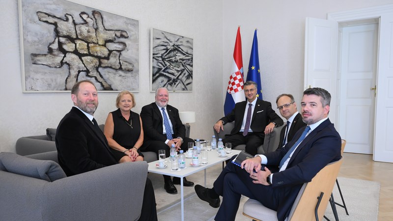 Vlada podupire Hrvatsku bratsku zajednicu   