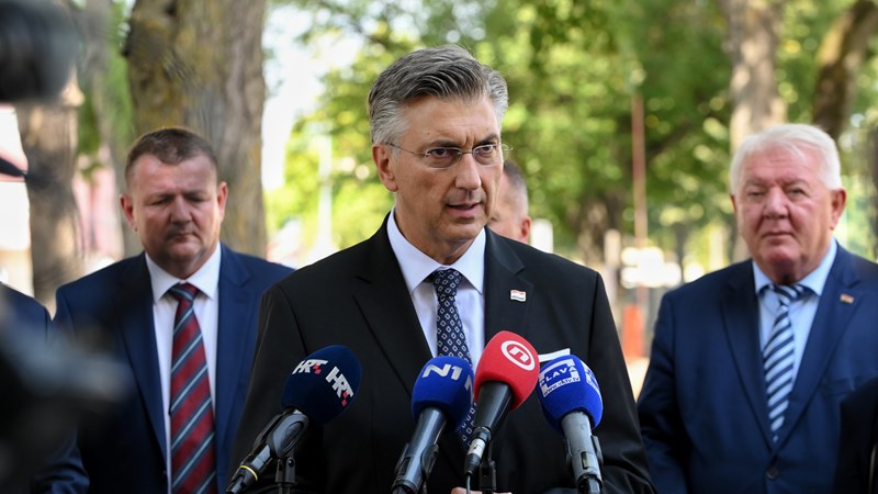 Plenković: Inicijativa za smjenu ministrice kulture govori o kaosu u oporbi, a propast će kao i sve do sada