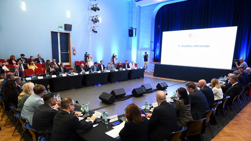 Ogroman investicijski ciklus u otoke vrijedan 4 milijarde eura; osniva se Savjet za jadransku Hrvatsku