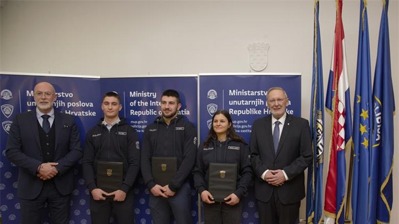 Ministar Božinović potpisao ugovore o djelu sa Zrinkom Ljutić, Ivanom Bertićem i Vitom Košarom