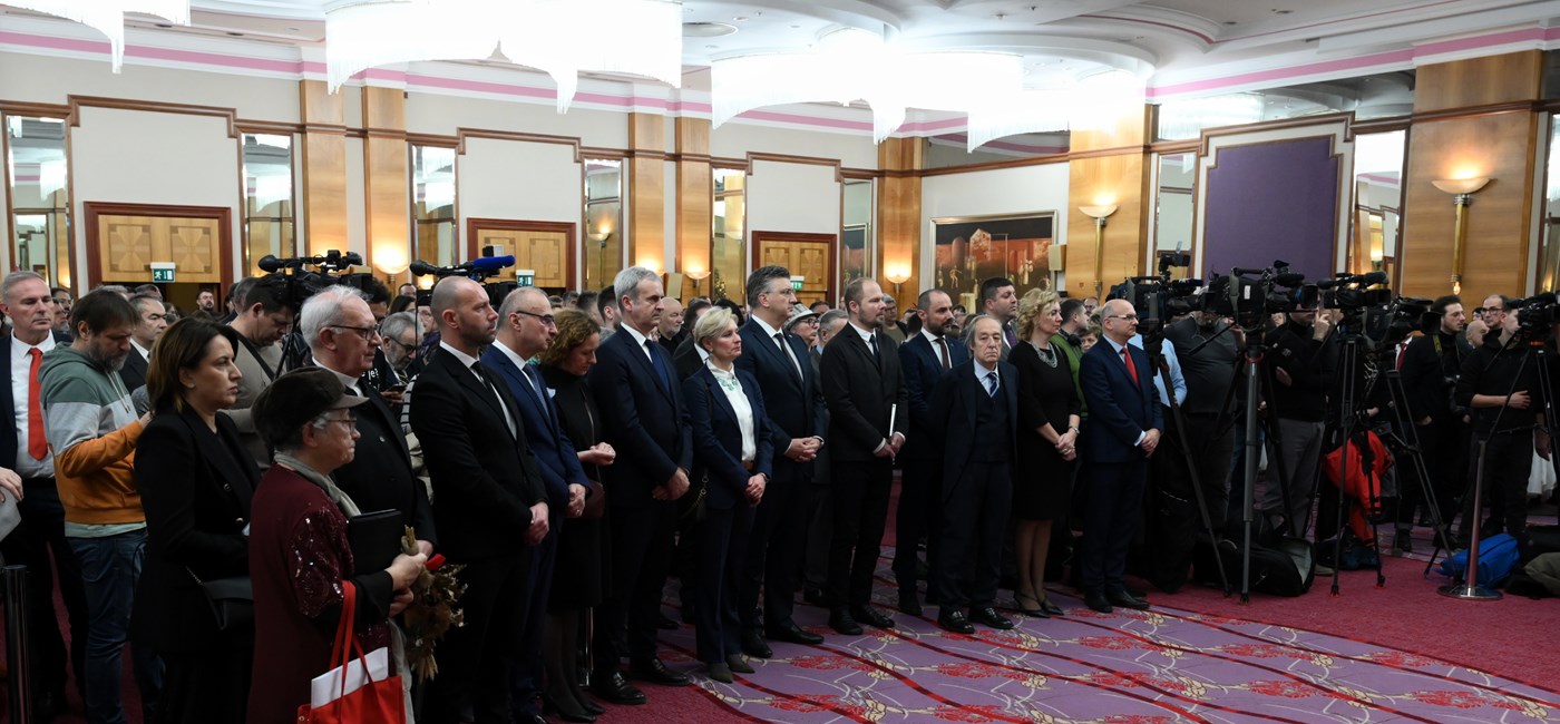 Hrvatskoj je potrebno zajedništvo, puno više dijaloga i suradnje te međusobnog razumijevanja i poštovanja