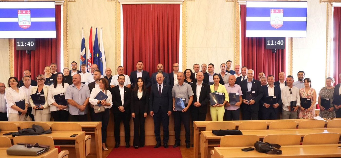 Bačić dodijelio ugovore o sufinanciranju projekata vrijedne 18 milijuna eura