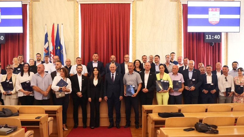 Bačić dodijelio ugovore o sufinanciranju projekata vrijedne 18 milijuna eura