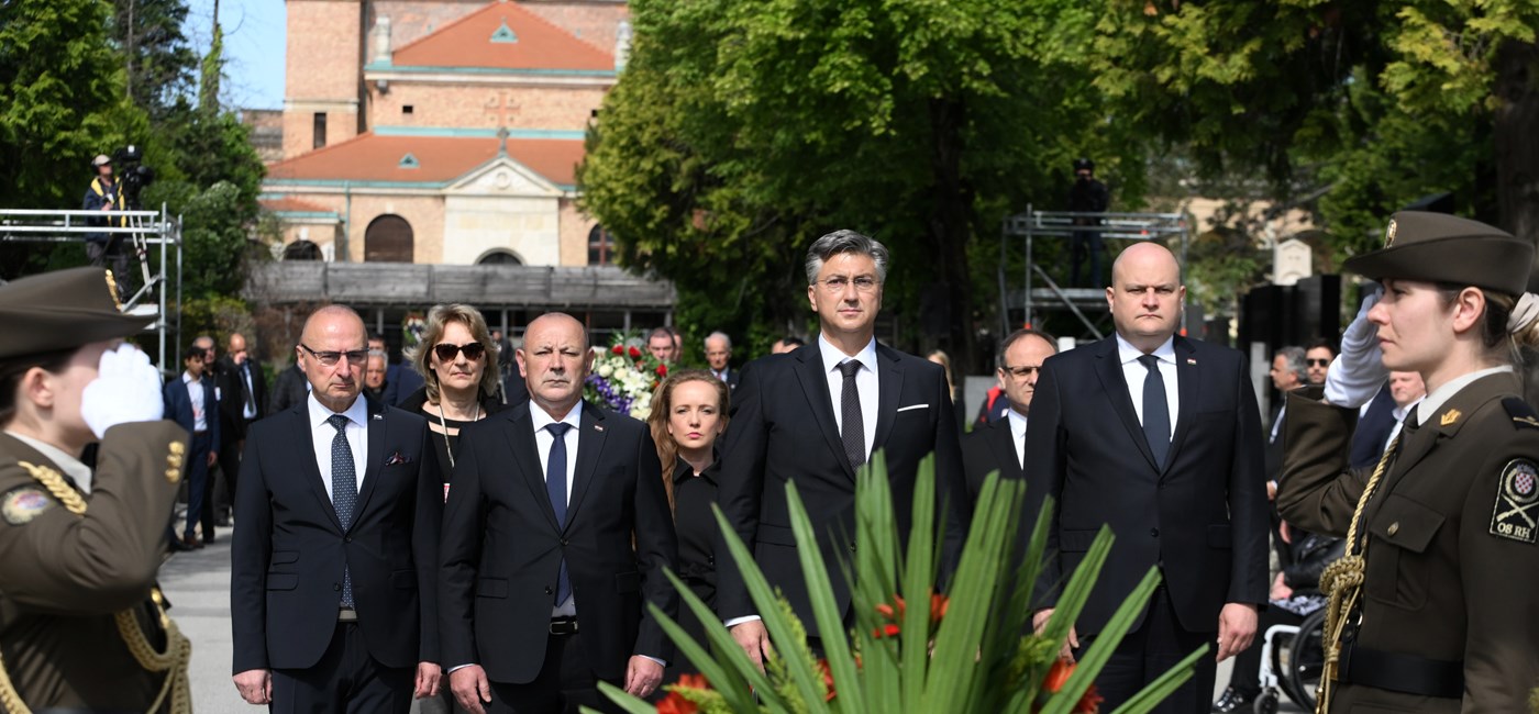 S pijetetom se prisjećamo svih onih koji su nakon Drugoga svjetskog rata ubijeni osvetnički i bez suđenja