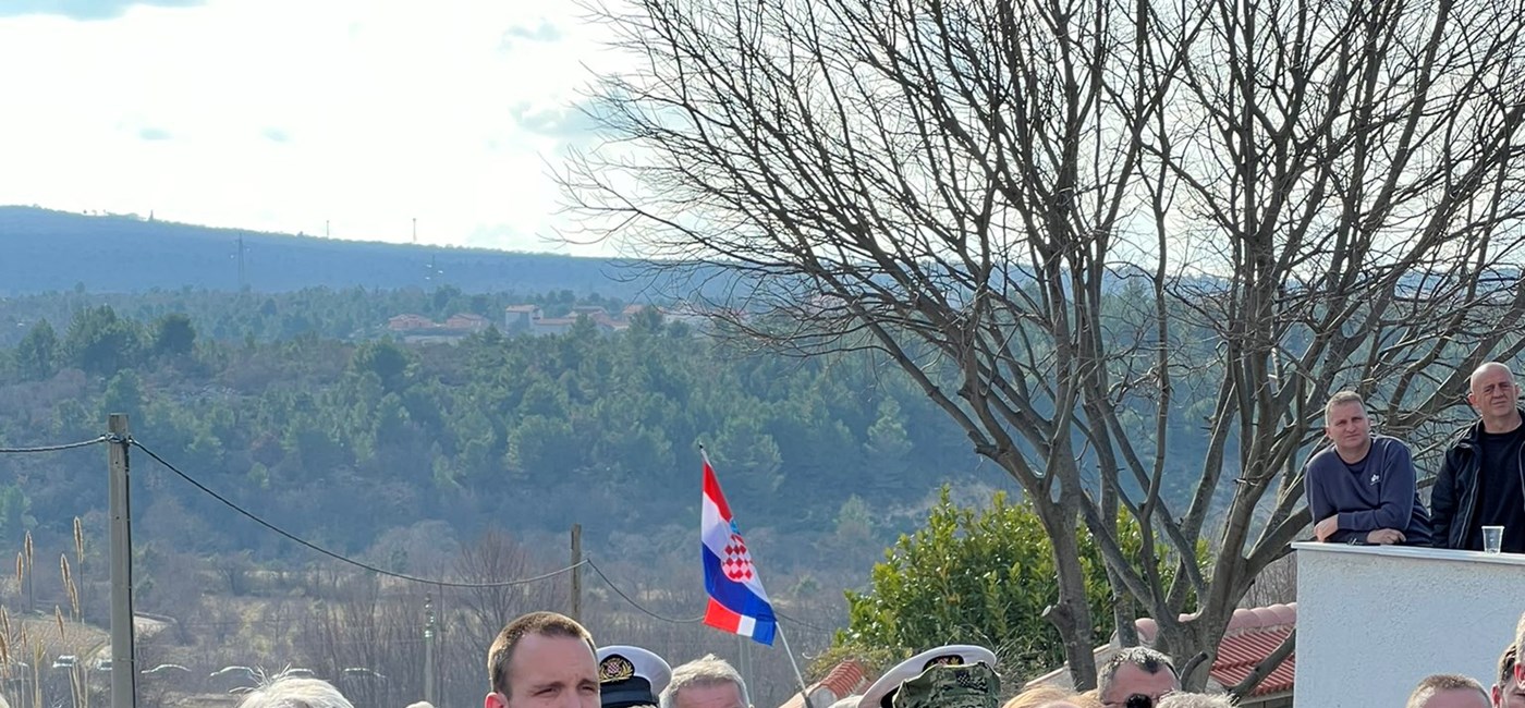 Medved: Otkrivanjem spomenika u Pridragi na poseban način se sjećamo  dvojice branitelja poginulih u VRO Maslenica 