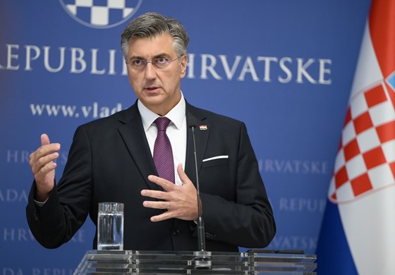 Lažni i neprimjereni komentari i minimiziranje objektivnih uspjeha Vlade svjedoče o njegovom političkom jalu