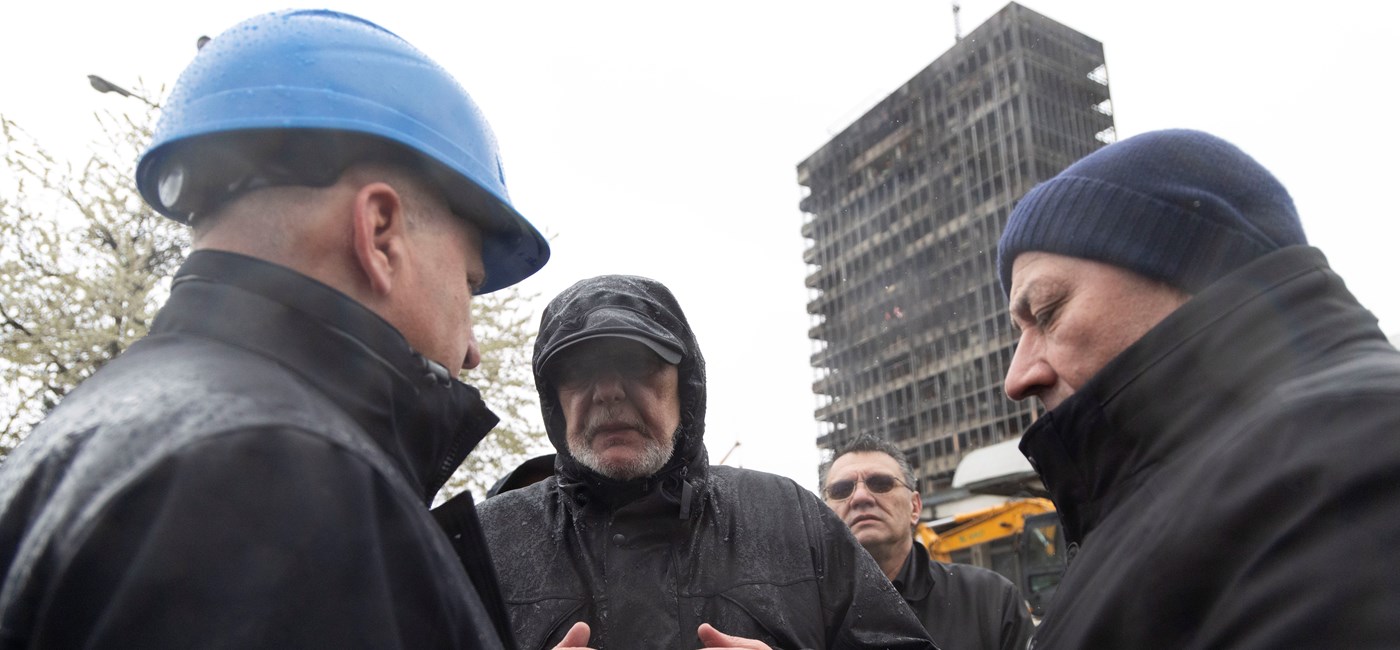 Zbog olujnog vjetra u Zagrebu su sve službe na terenu. Radovi na Vjesnikovu neboderu doprinijeli njegovoj sigurnosti