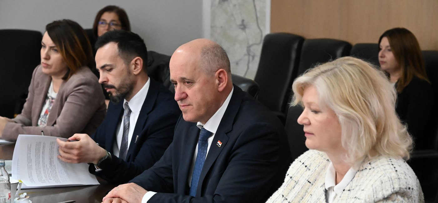 Bačić u Vukovaru uručio ugovore mladim obiteljima