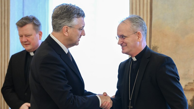 Uskrsna čestitka mons. Draženu Kutleši, zagrebačkom nadbiskupu i predsjedniku Hrvatske biskupske konferencije