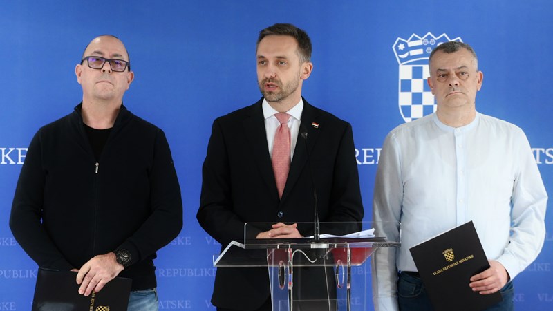 Piletić: Donijet ćemo odluku o osnovici za javne službenike identičnu kao za državne