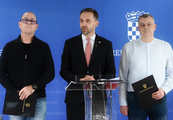 Piletić: Donijet ćemo odluku o osnovici za javne službenike identičnu kao za državne