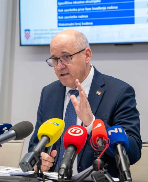 Bačić: Za rušenje Vjesnika odabrana tvrtka EURCO, posao treba završiti u travnju 