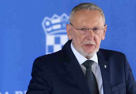 Radilo se danonoćno zbog ozbiljnosti situacije i velikog broja uznemirenih građana, osobito djece i roditelja