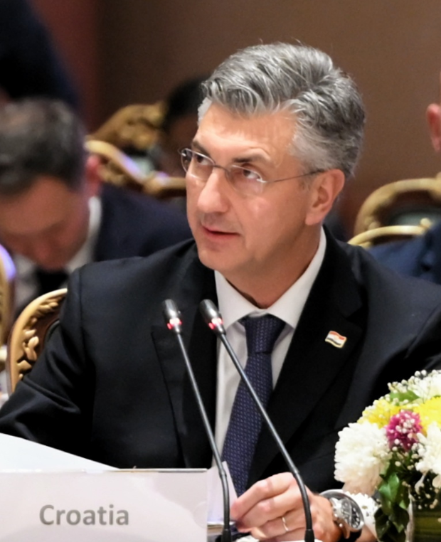 Umjetna inteligencija usmjerena na čovjeka, utemeljena u pravima, transparentnosti i odgovornosti