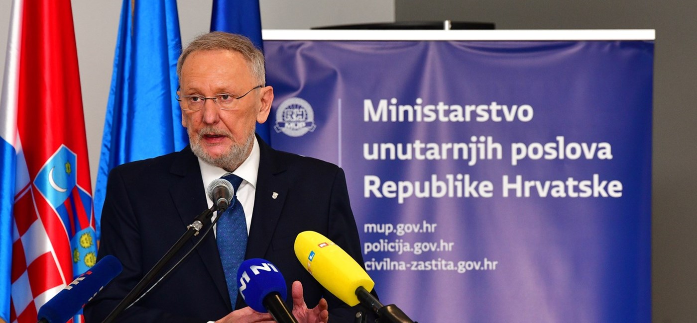 Nezamislivo je da lokalna zajednica diže tužbu protiv Vlade