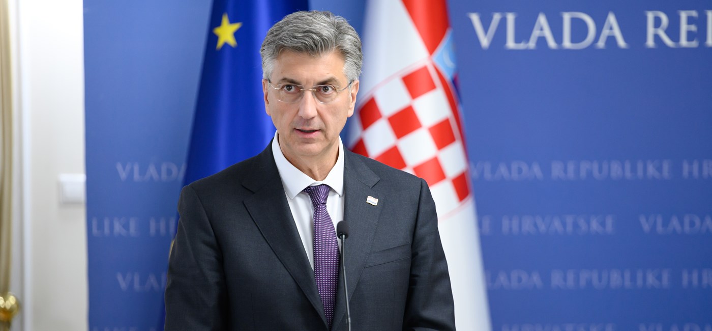 Prosječna plaća dosegnula je 1.555 eura, a medijalna 1.317 eura