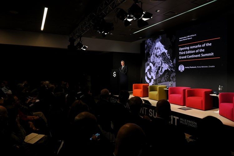 Slika /Vijesti/2025/Prosinac/3_prosinca/VRH_7677.JPG